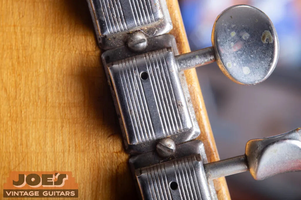 No-line Kluson tuners on a 1952 Fender Telecaster, with completely smooth housing backs