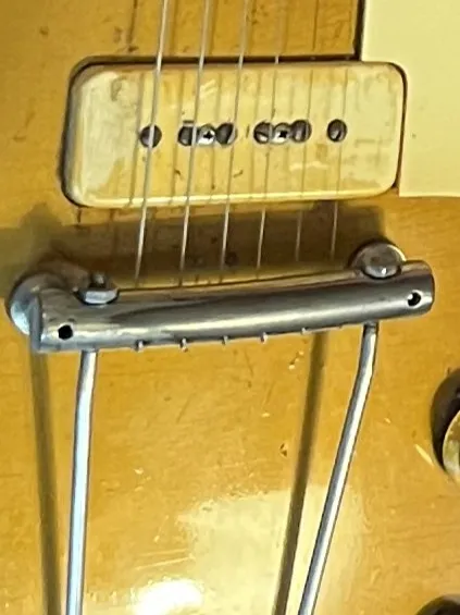 Wrap-under trapeze tailpiece on a 1952 Gibson Les Paul Goldtop