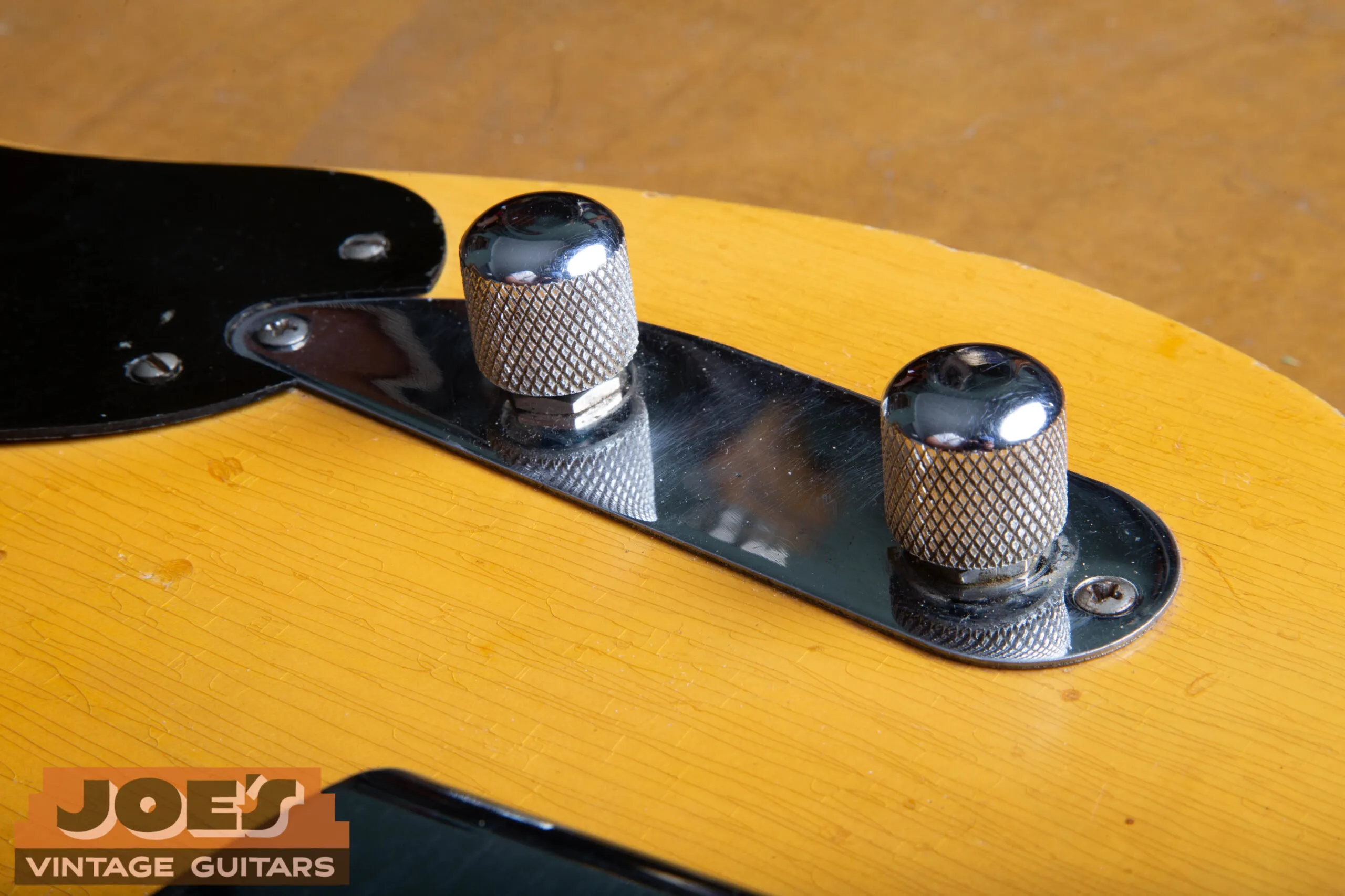 Domed knurled chrome knobs on a 1953 Fender Precision Bass