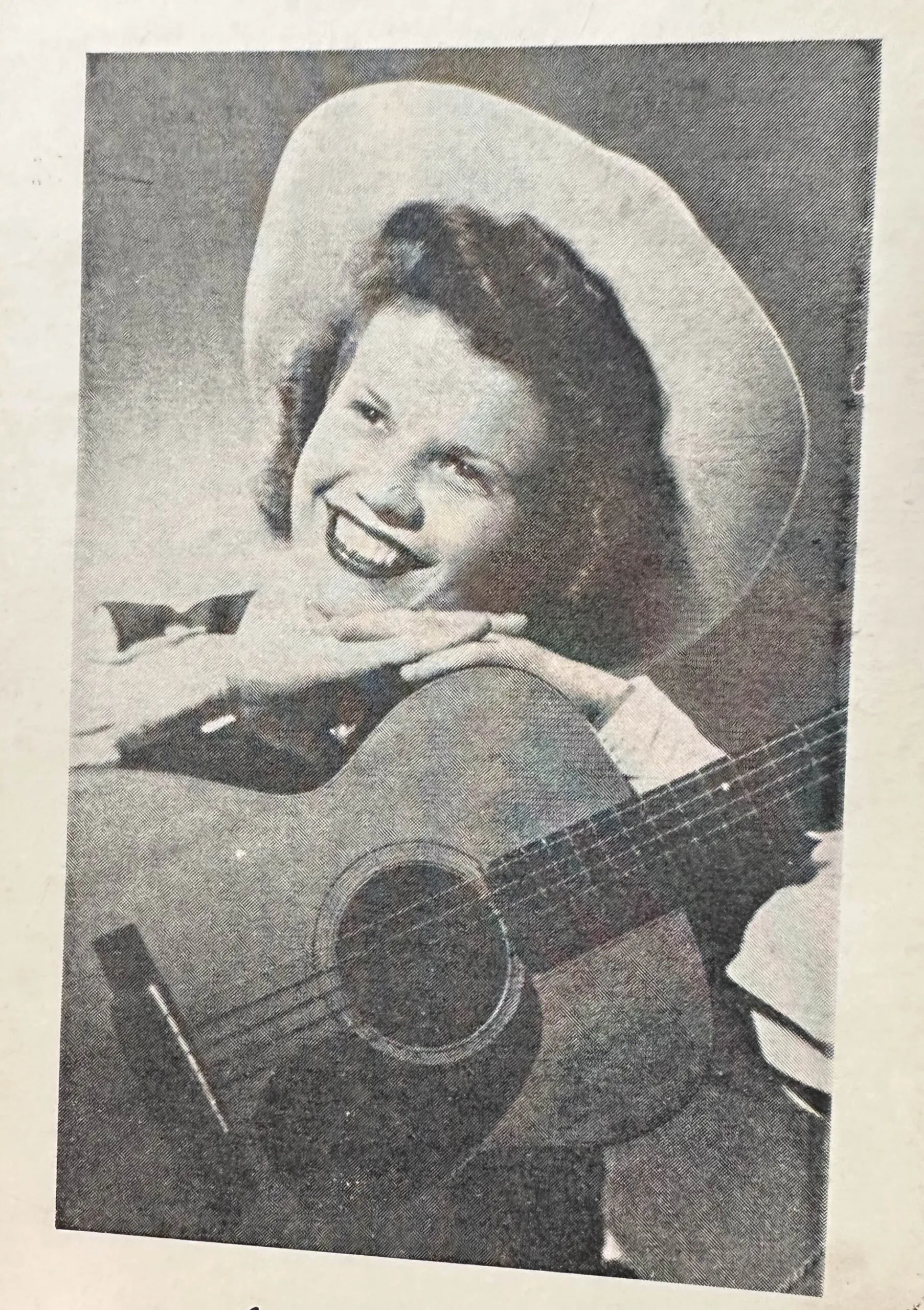 Linda Gayle performing