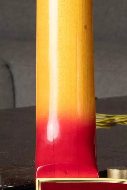 Three-piece maple Gibson neck, lighter in color than mahogany, used from 1975 onward