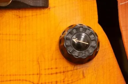 Gibson Bakelite knobs from the 1930s, early pre-war synthetic plastic knobs used on Gibson electric instruments from 1935 through 1946