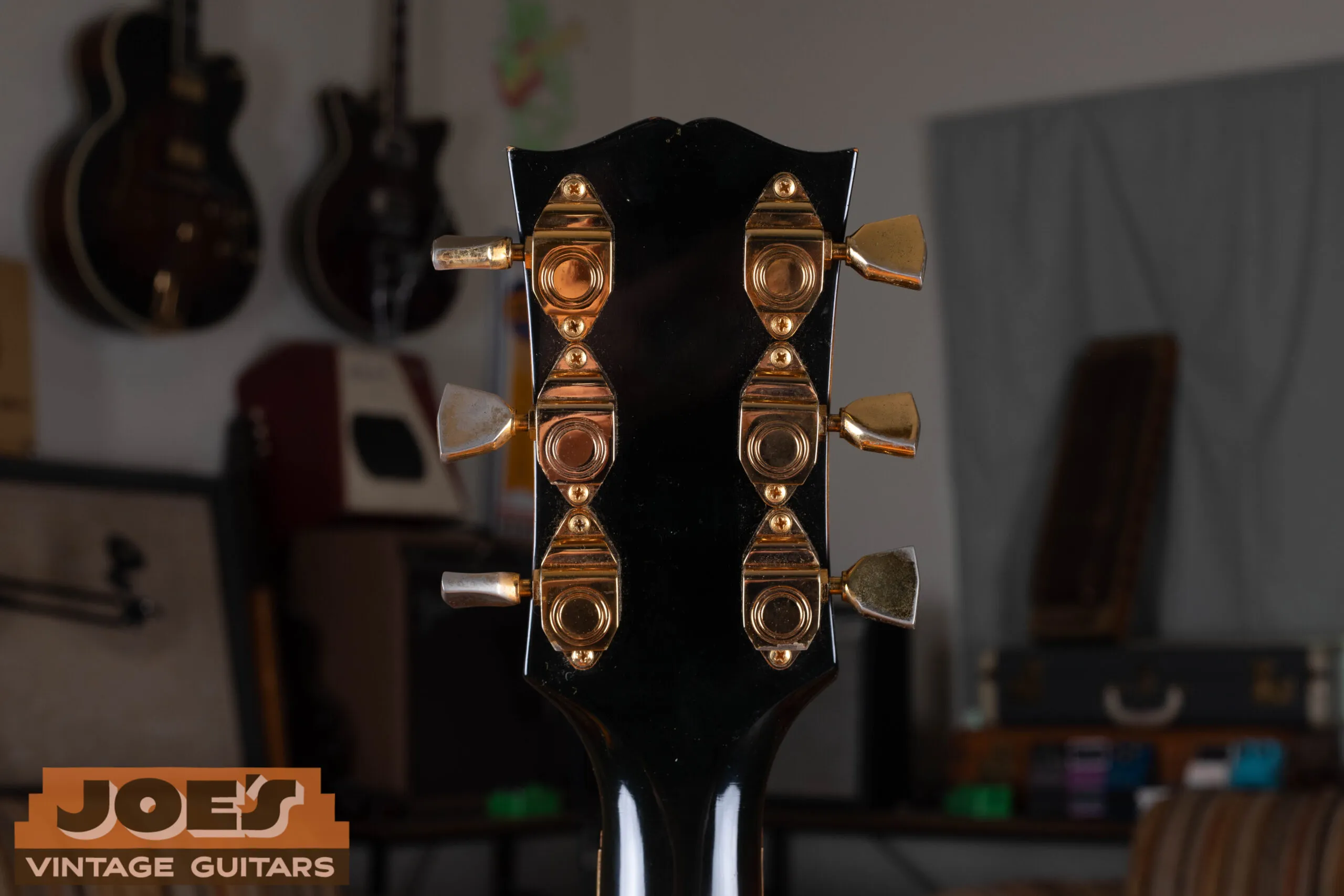 Gibson Byrdland back of headstock showing original Kluson Sealfast tuners with tulip buttons, vintage authentication
