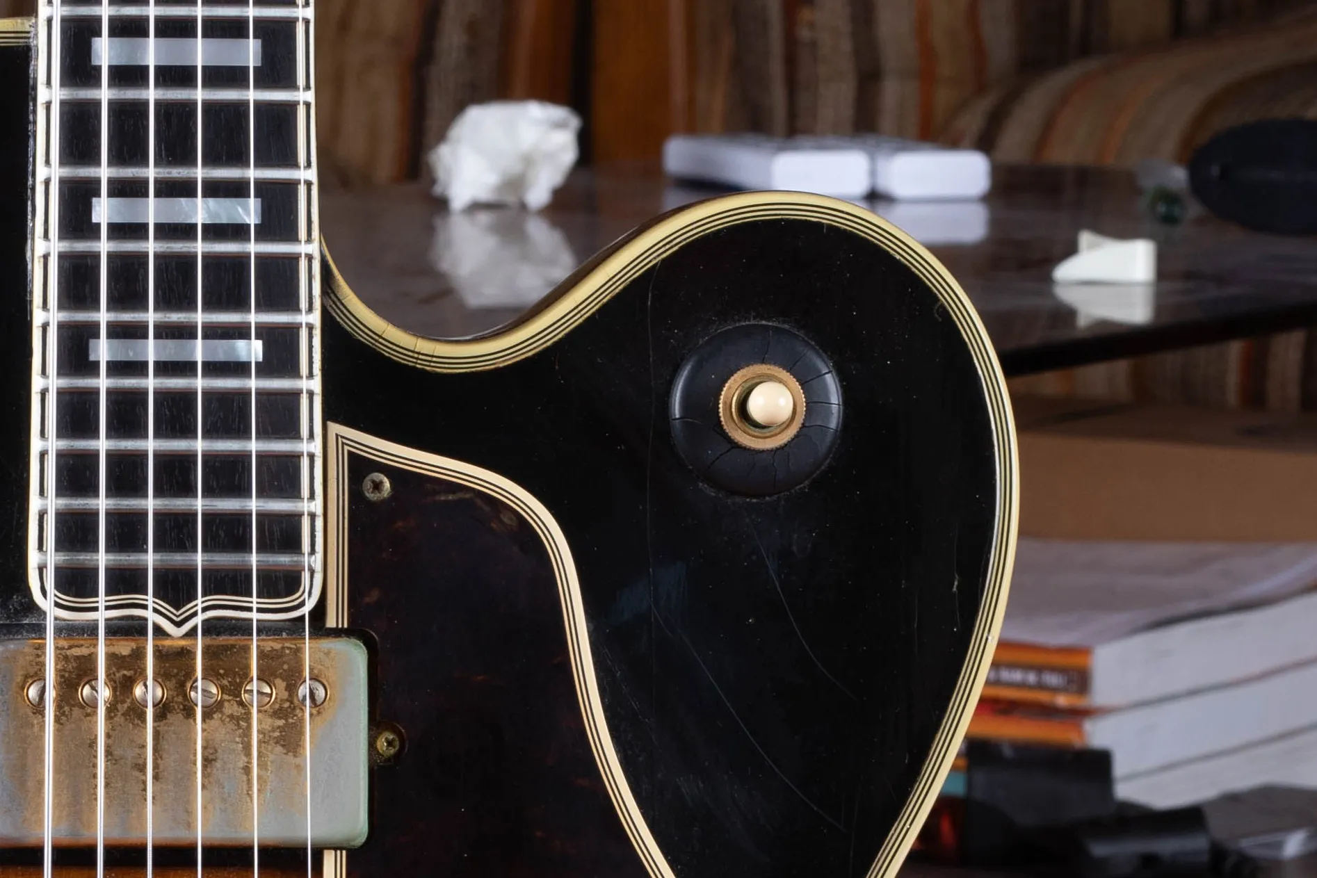 Gibson Byrdland Venetian rounded cutaway close-up, original 1955 to 1960 and post-1969 body style