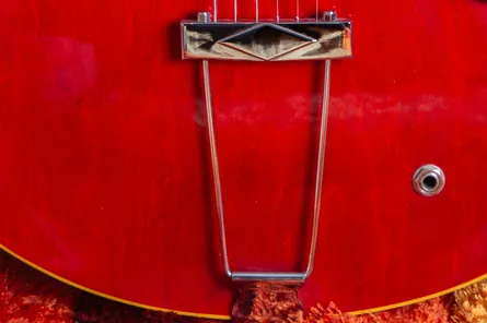 Gibson ES-335 trapeze tailpiece used from 1965