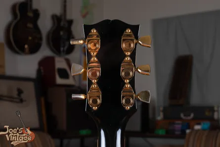 Gold Kluson Sealfast enclosed-gear tuners used on high-end Gibson archtops such as the L-5 CES and Super 400