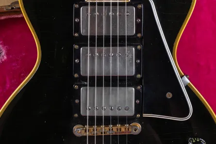 Three-pickup Gibson Les Paul Custom Black Beauty
