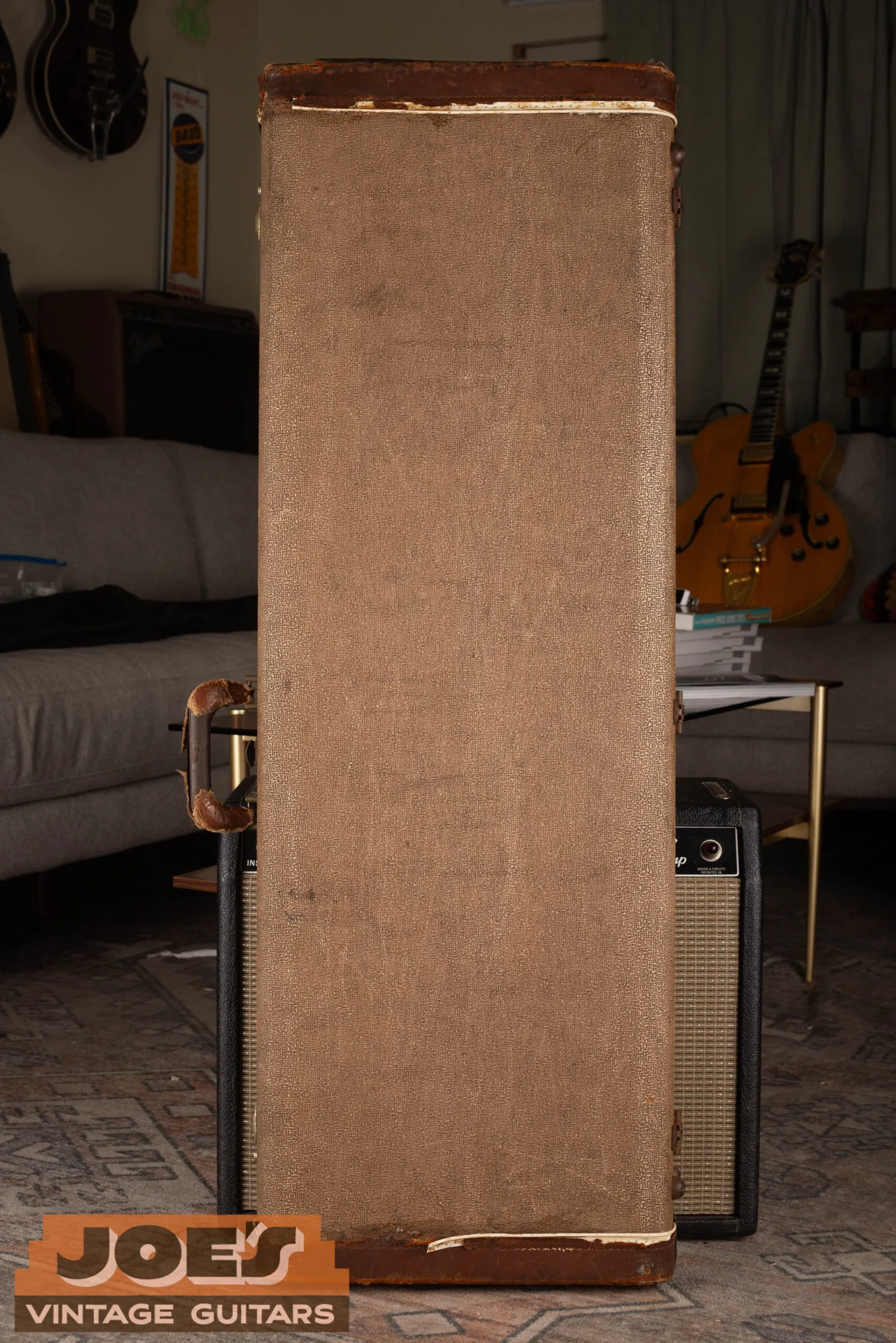Fender Jazzmaster brown Tolex hardshell case, correct pre-CBS era case used through early 1960s, brown exterior with period-correct interior