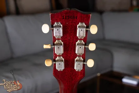 Double-line Kluson Deluxe tuners on a 1966 Gibson ES-335, two lines of text stamped on the cover